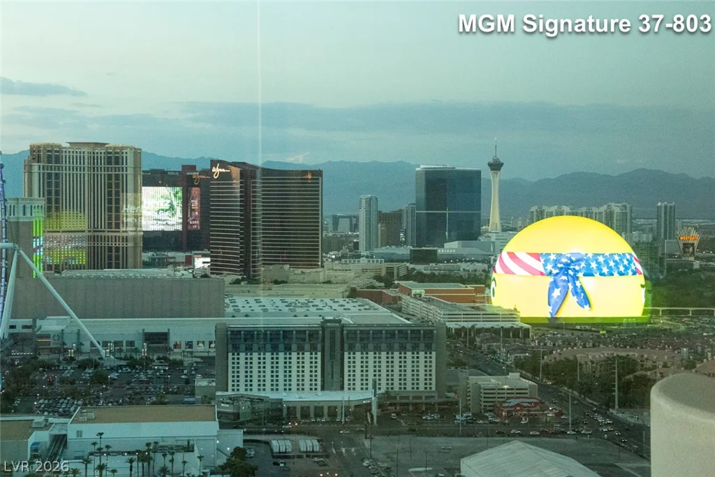 125 Harmon, Las Vegas, NV 89109