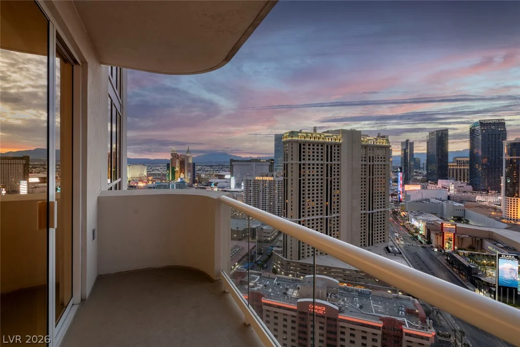 125 Harmon, Las Vegas, NV 89109