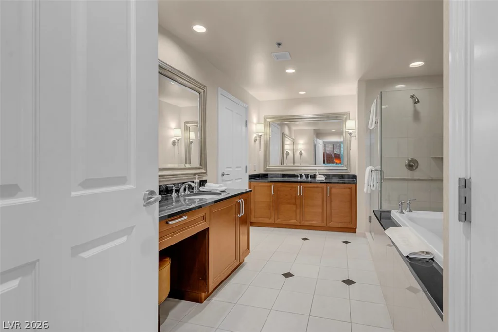 125 Harmon, Las Vegas, NV 89109