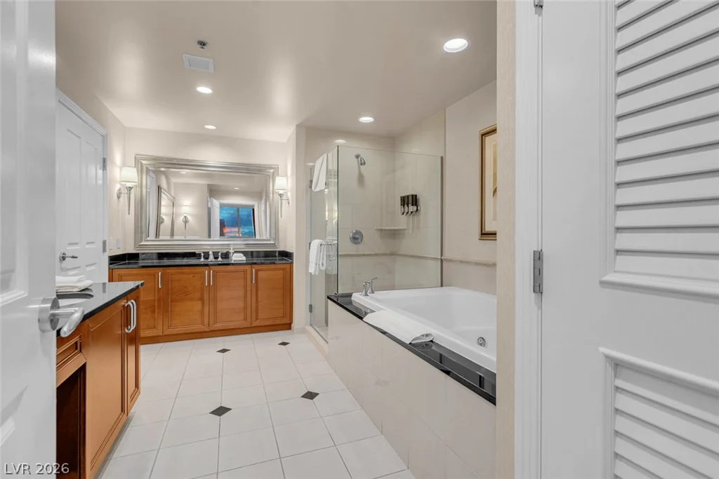 125 Harmon, Las Vegas, NV 89109