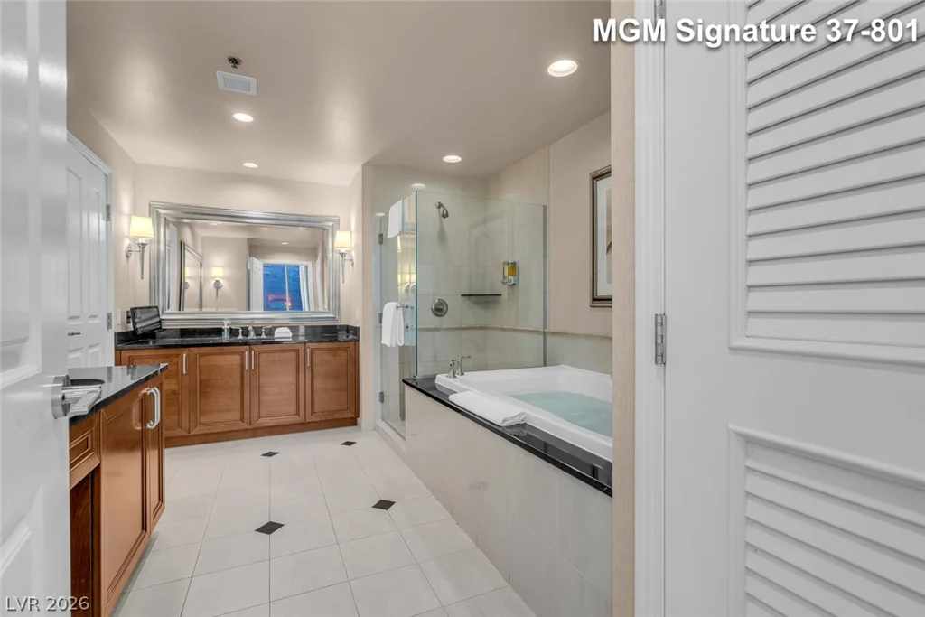 125 Harmon, Las Vegas, NV 89109