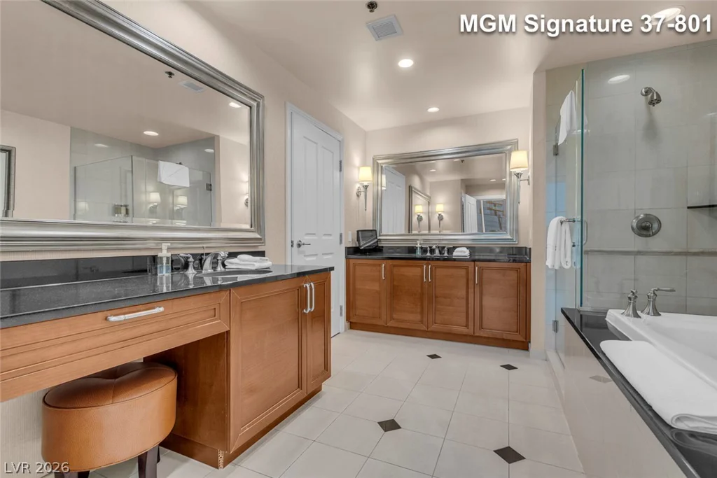 125 Harmon, Las Vegas, NV 89109