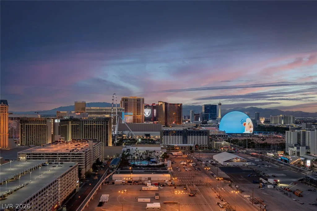125 Harmon, Las Vegas, NV 89109