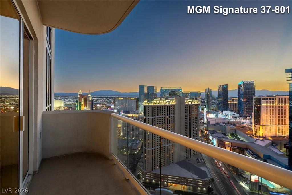 125 Harmon, Las Vegas, NV 89109