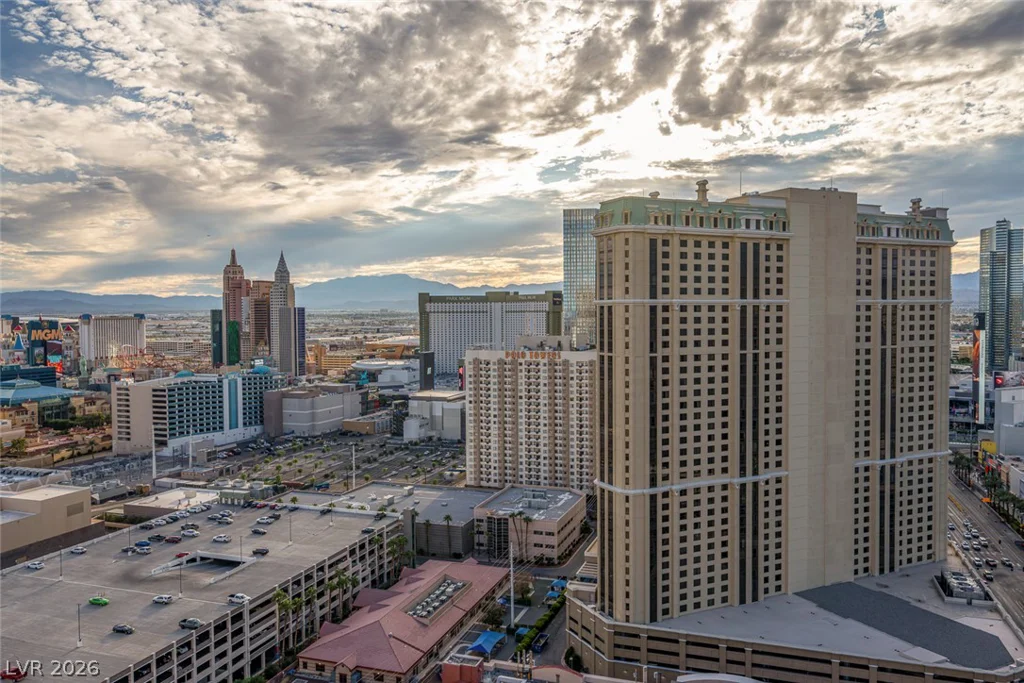 125 Harmon, Las Vegas, NV 89109