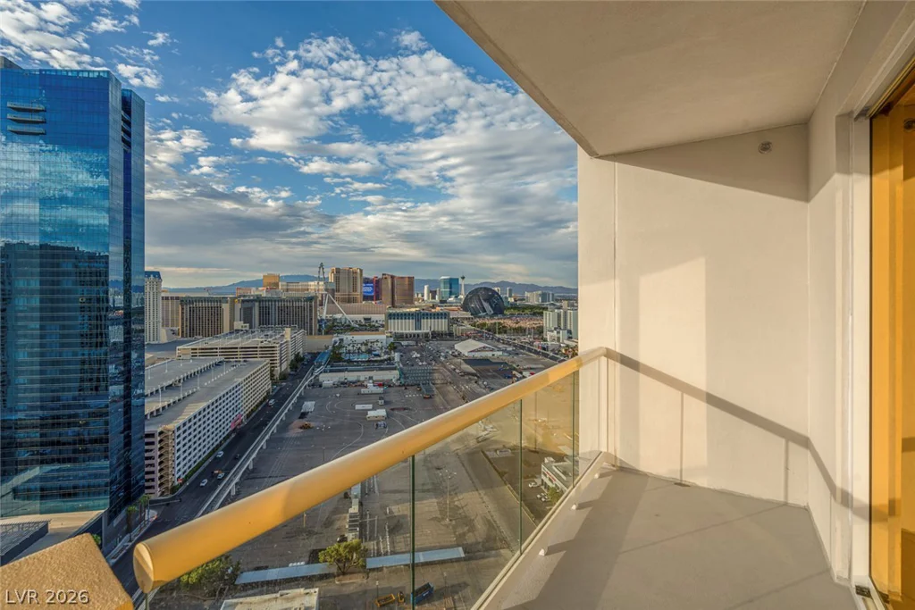 125 Harmon, Las Vegas, NV 89109
