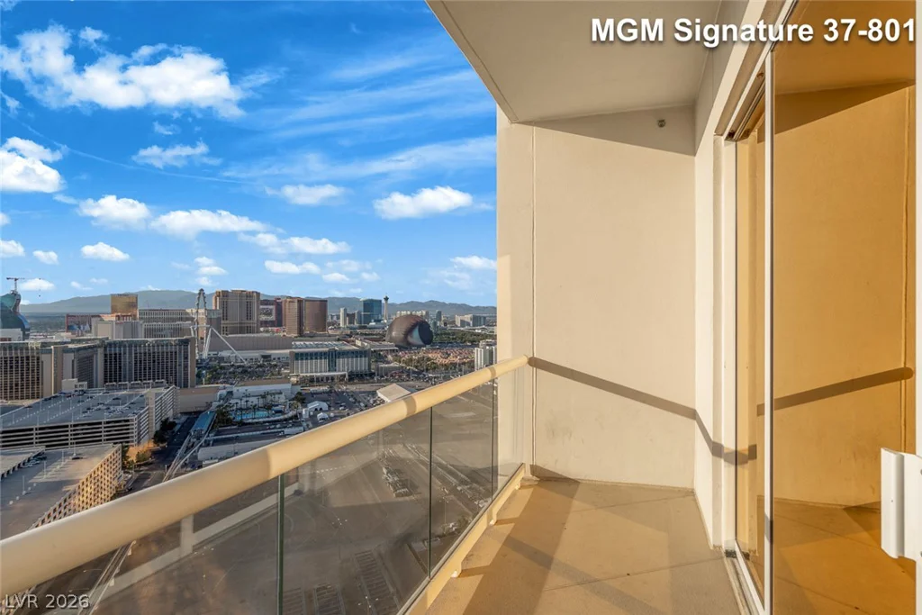 125 Harmon, Las Vegas, NV 89109