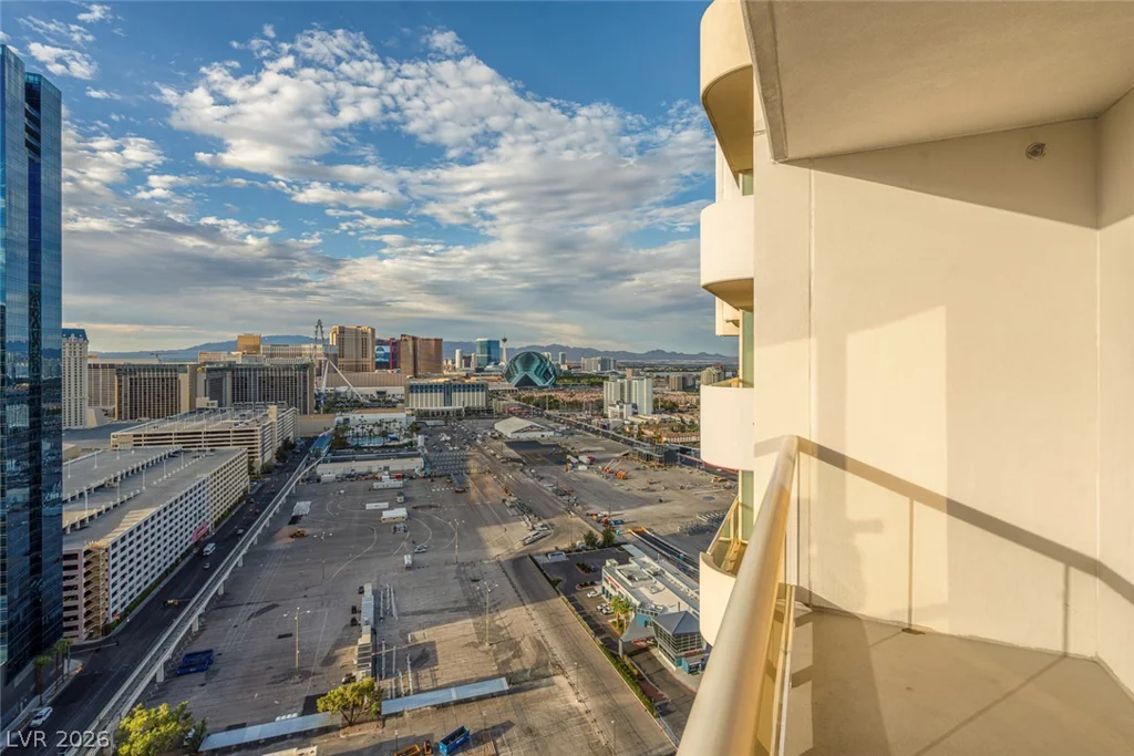 125 Harmon, Las Vegas, NV 89109