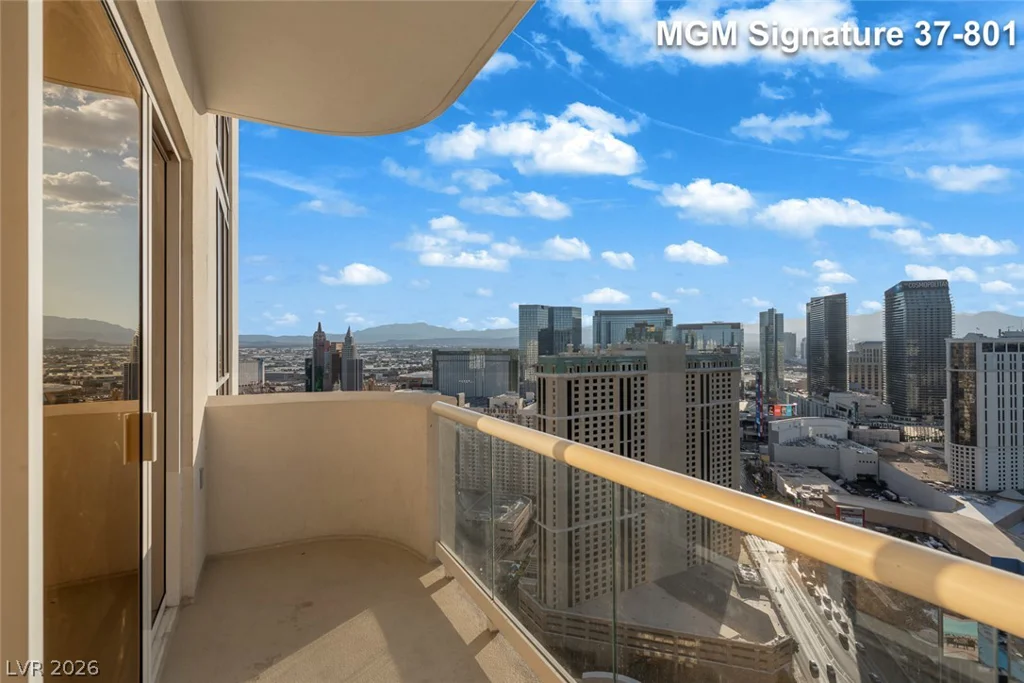 125 Harmon, Las Vegas, NV 89109