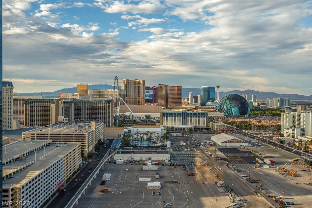 125 Harmon, Las Vegas, NV 89109