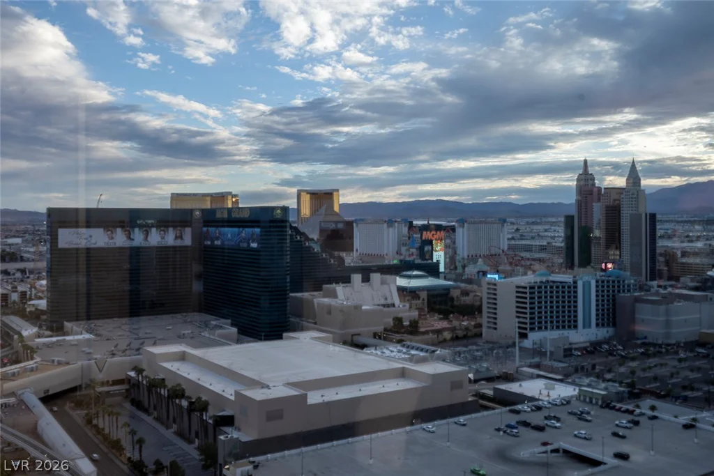 125 Harmon, Las Vegas, NV 89109