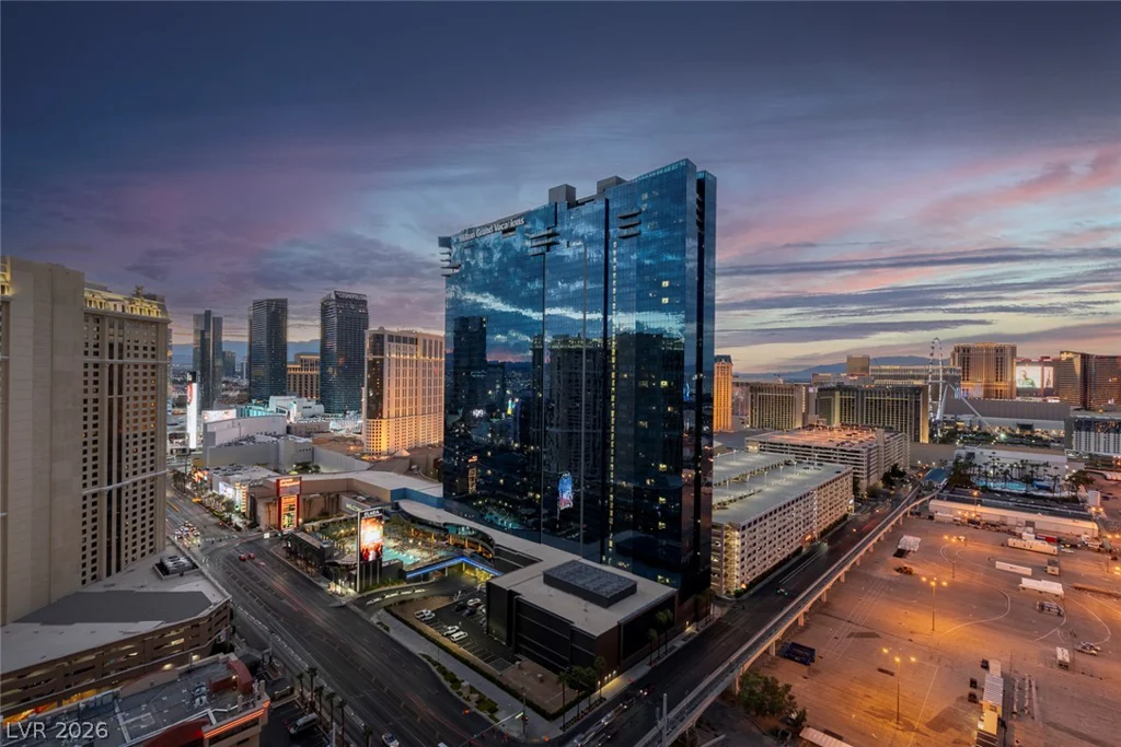 125 Harmon, Las Vegas, NV 89109