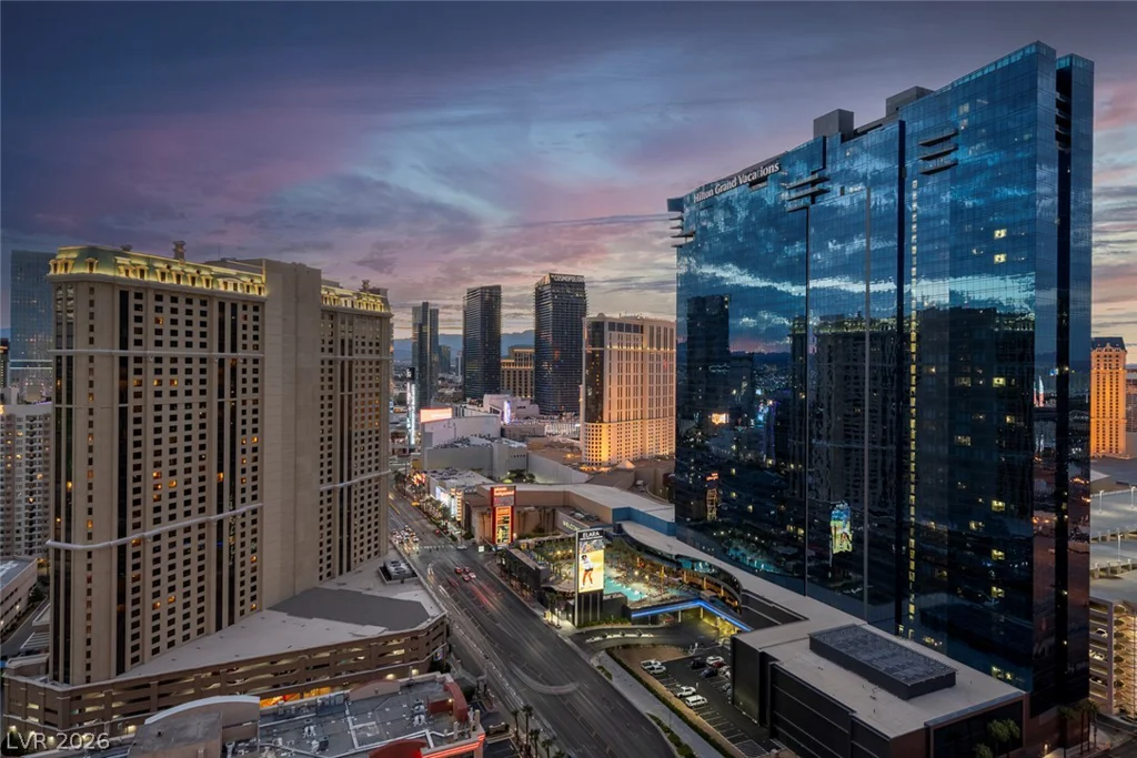 125 Harmon, Las Vegas, NV 89109