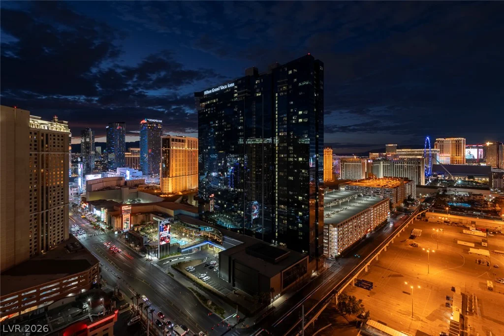 125 Harmon, Las Vegas, NV 89109
