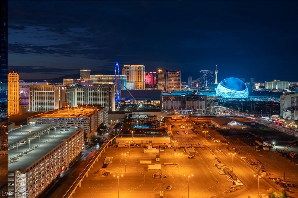 125 Harmon, Las Vegas, NV 89109