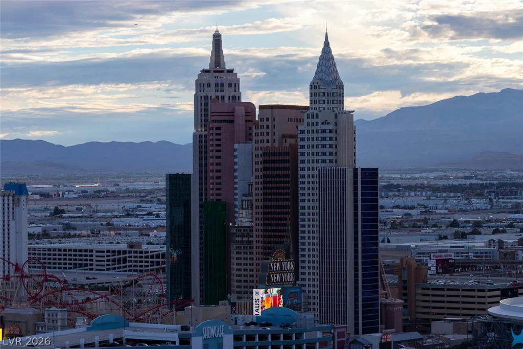 125 Harmon, Las Vegas, NV 89109