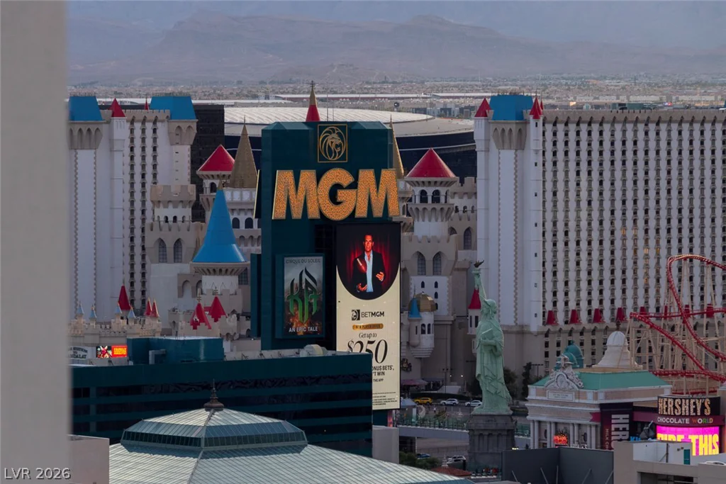 125 Harmon, Las Vegas, NV 89109