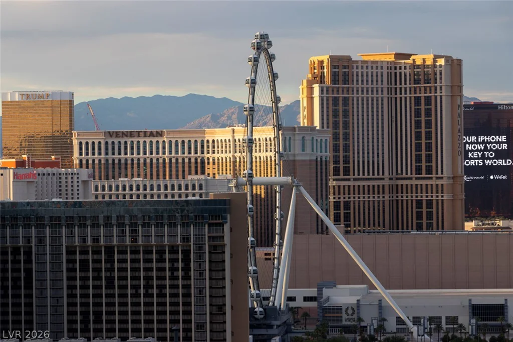 125 Harmon, Las Vegas, NV 89109