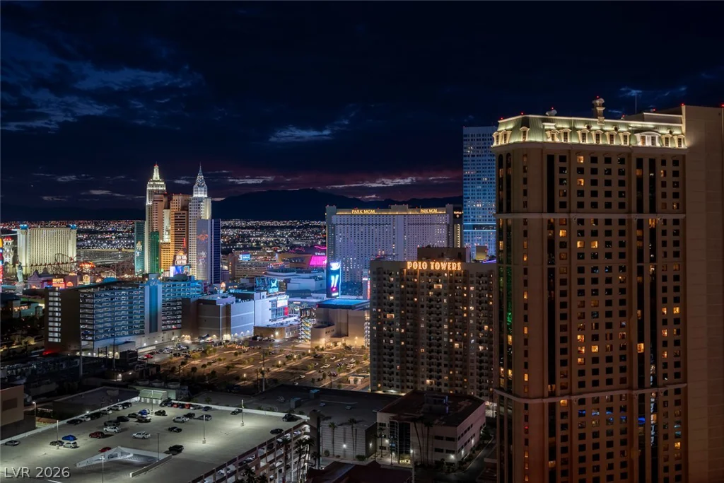 125 Harmon, Las Vegas, NV 89109