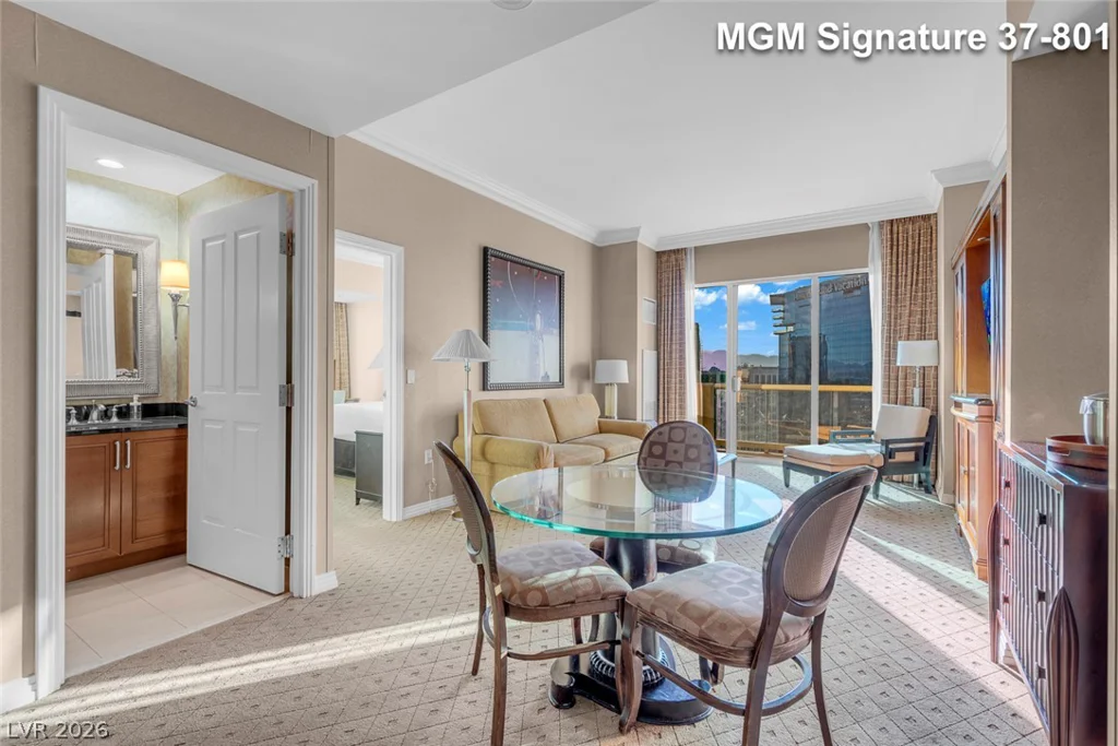 125 Harmon, Las Vegas, NV 89109