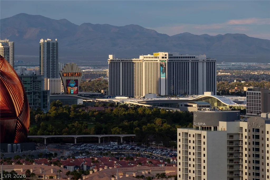 125 Harmon, Las Vegas, NV 89109