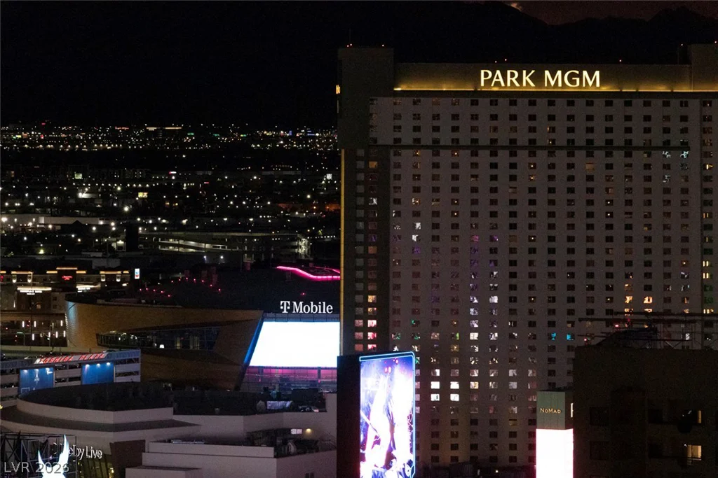 125 Harmon, Las Vegas, NV 89109