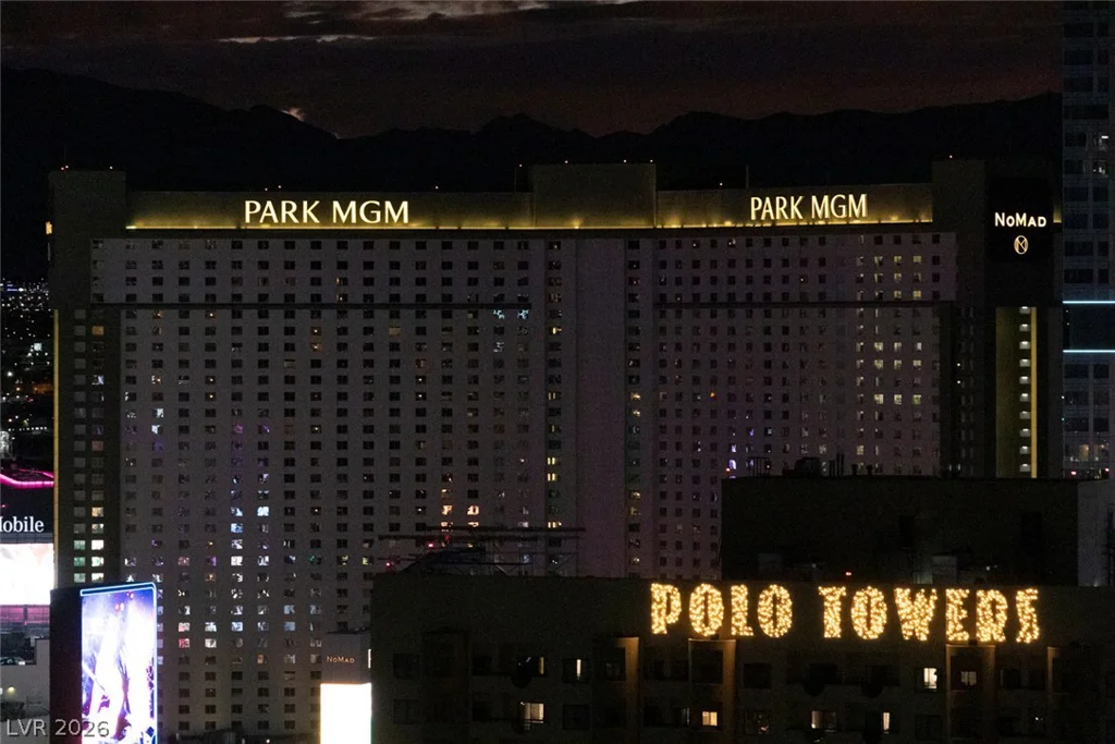 125 Harmon, Las Vegas, NV 89109