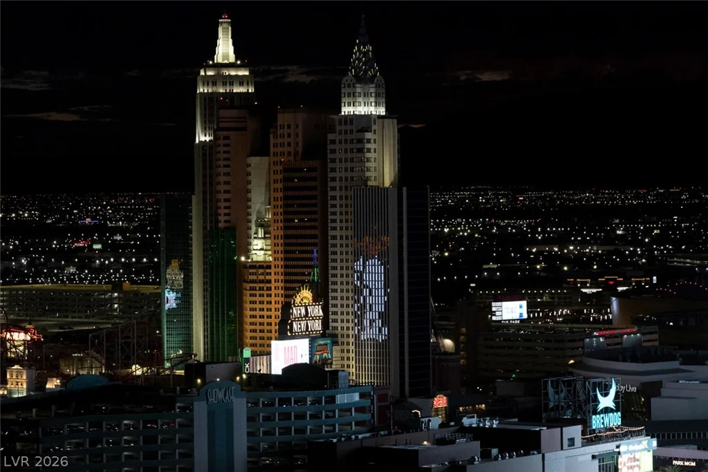 125 Harmon, Las Vegas, NV 89109