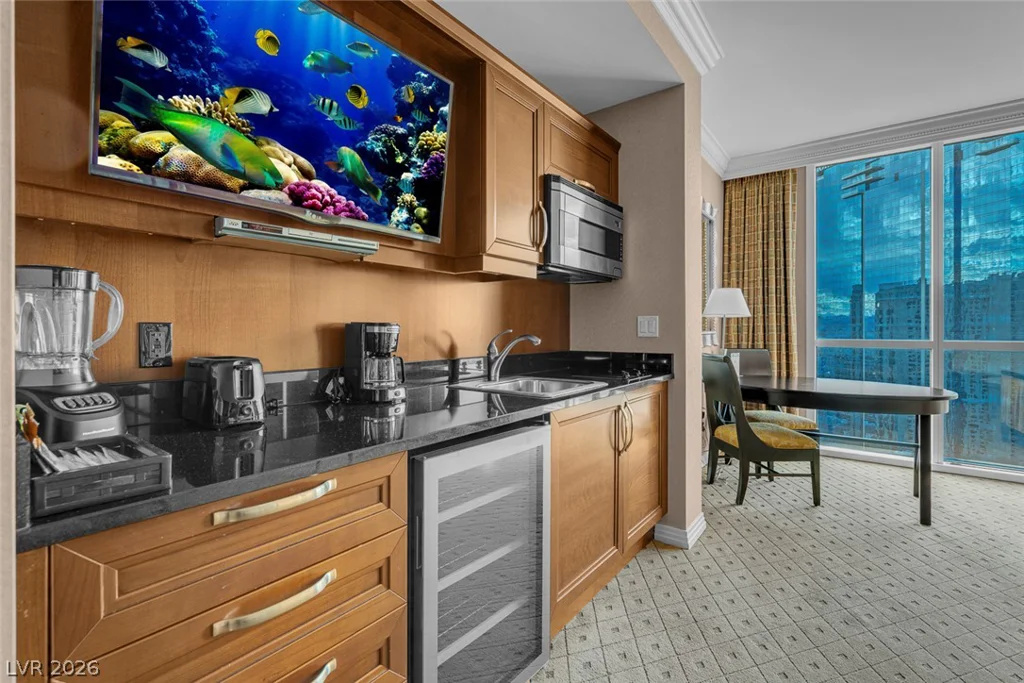 125 Harmon, Las Vegas, NV 89109
