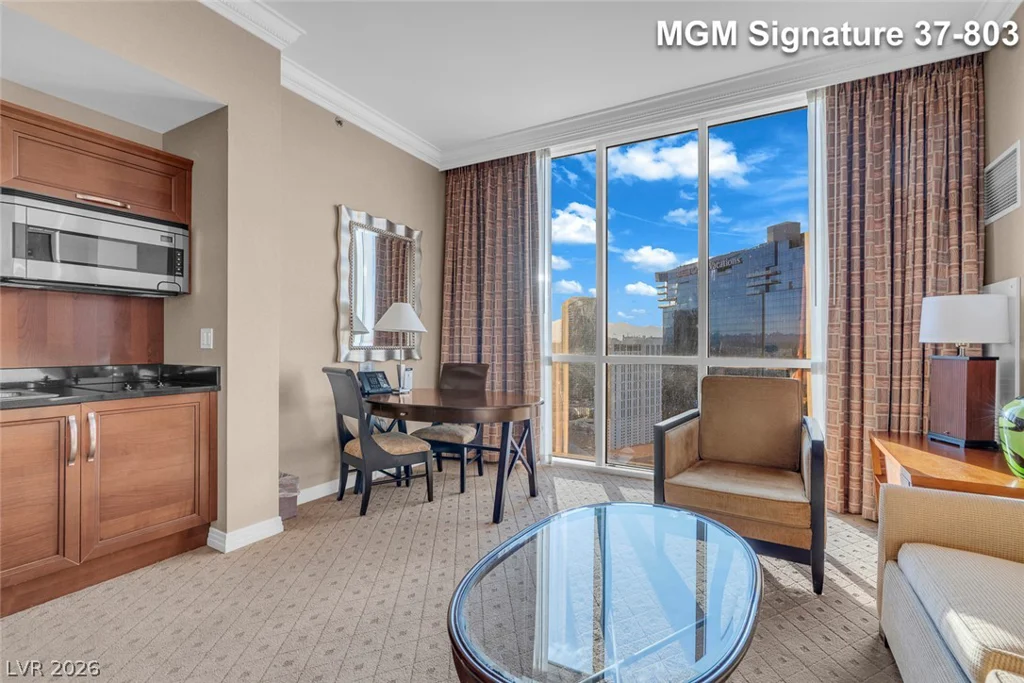 125 Harmon, Las Vegas, NV 89109