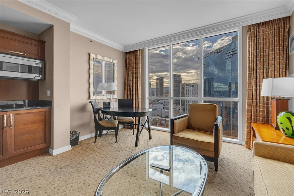125 Harmon, Las Vegas, NV 89109