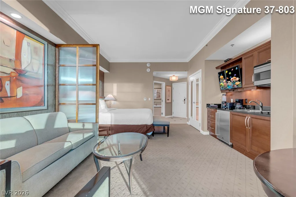 125 Harmon, Las Vegas, NV 89109