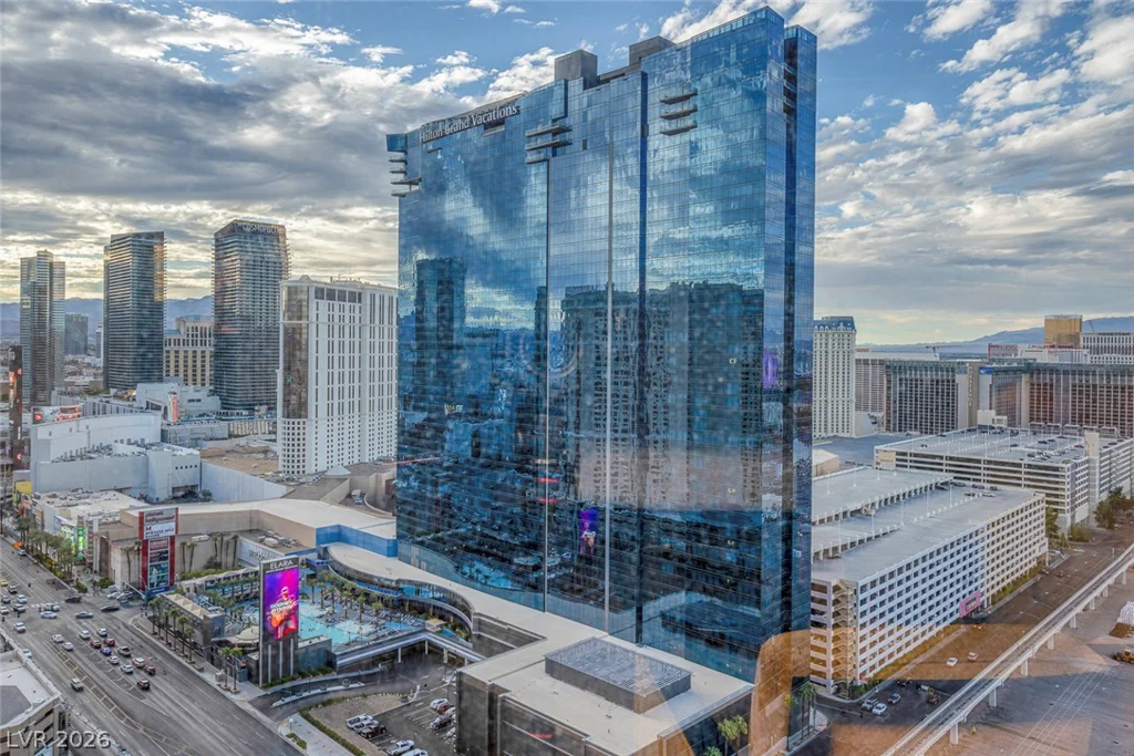 125 Harmon, Las Vegas, NV 89109