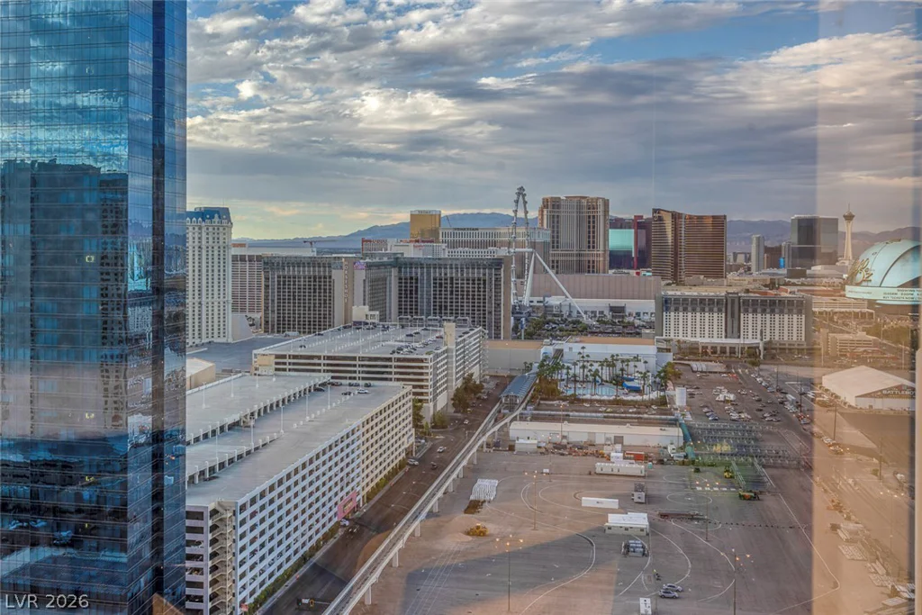 125 Harmon, Las Vegas, NV 89109
