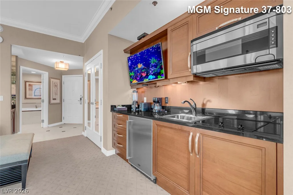 125 Harmon, Las Vegas, NV 89109