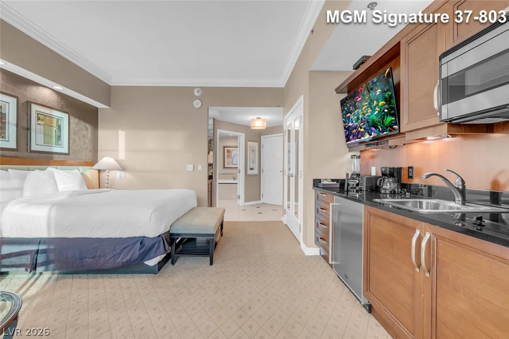 125 Harmon, Las Vegas, NV 89109