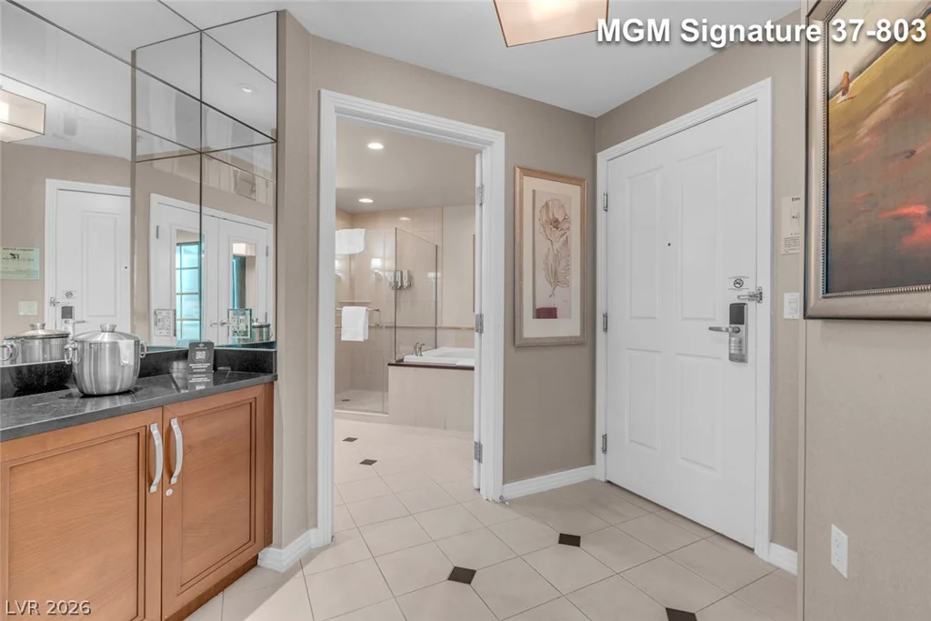 125 Harmon, Las Vegas, NV 89109