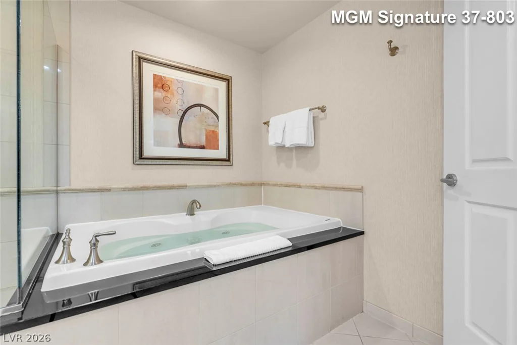 125 Harmon, Las Vegas, NV 89109