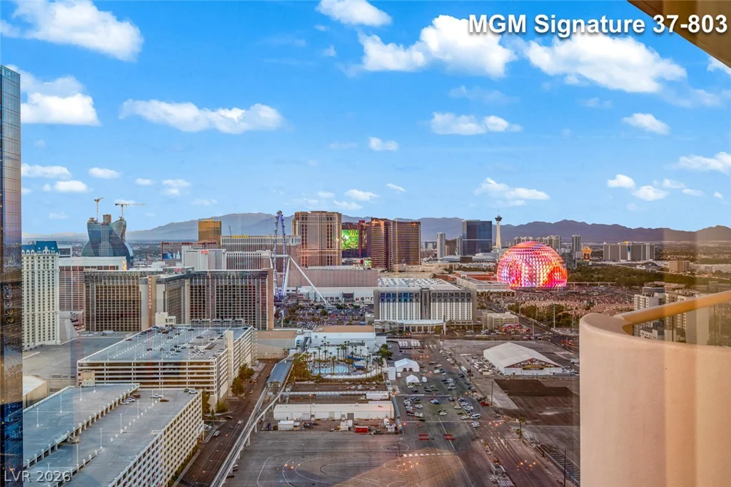 125 Harmon, Las Vegas, NV 89109