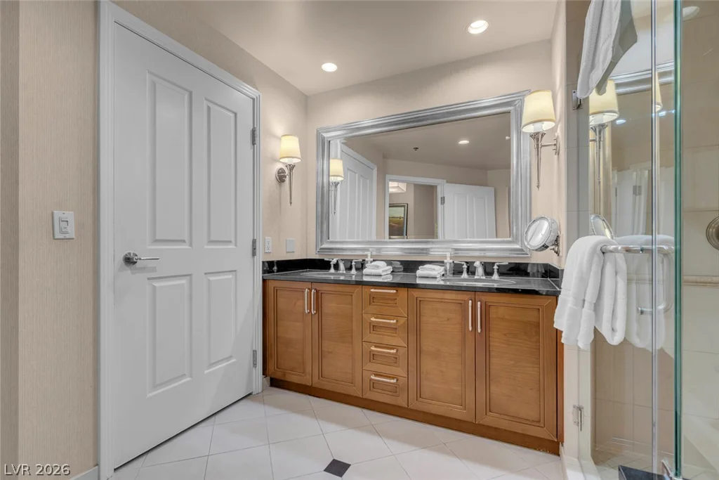 125 Harmon, Las Vegas, NV 89109