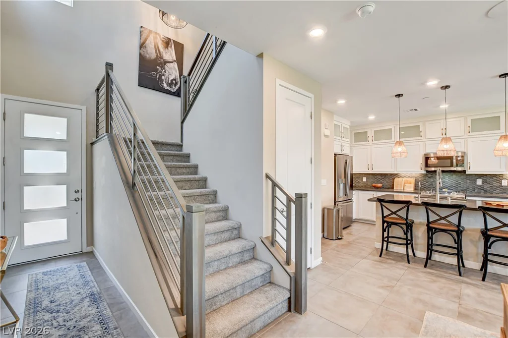 11532 Desert Hollow, Las Vegas, NV 89138
