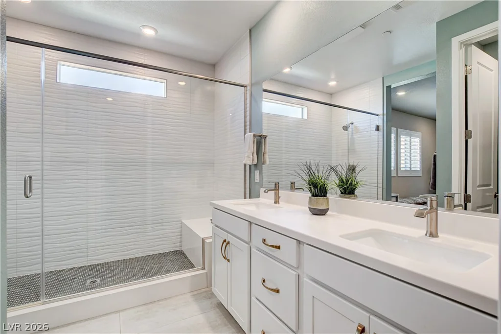 11532 Desert Hollow, Las Vegas, NV 89138