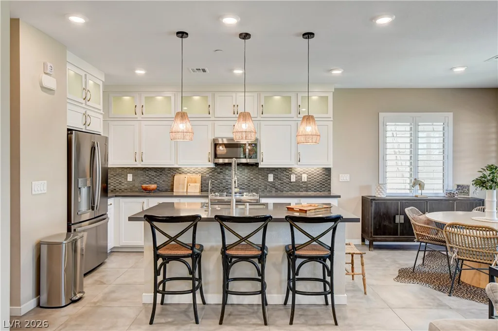 11532 Desert Hollow, Las Vegas, NV 89138