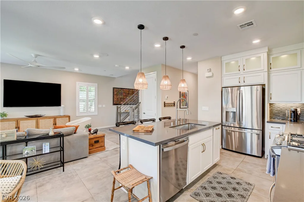 11532 Desert Hollow, Las Vegas, NV 89138