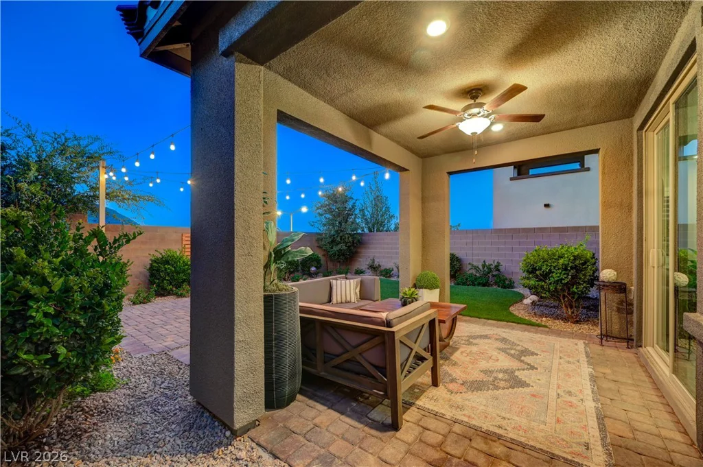 11532 Desert Hollow, Las Vegas, NV 89138