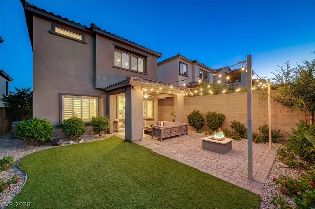 11532 Desert Hollow, Las Vegas, NV 89138