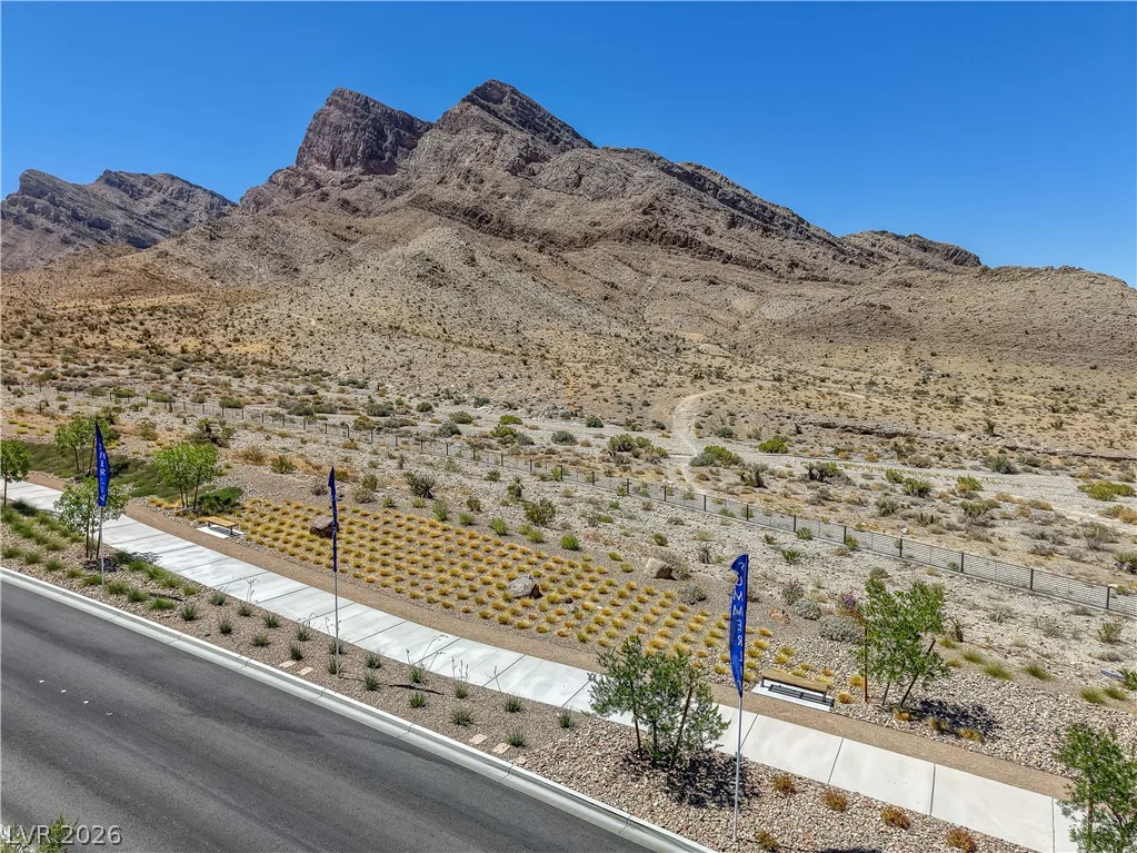 11532 Desert Hollow, Las Vegas, NV 89138