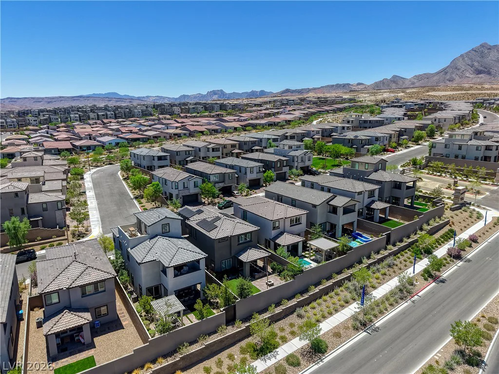 11532 Desert Hollow, Las Vegas, NV 89138