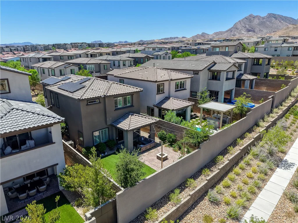 11532 Desert Hollow, Las Vegas, NV 89138