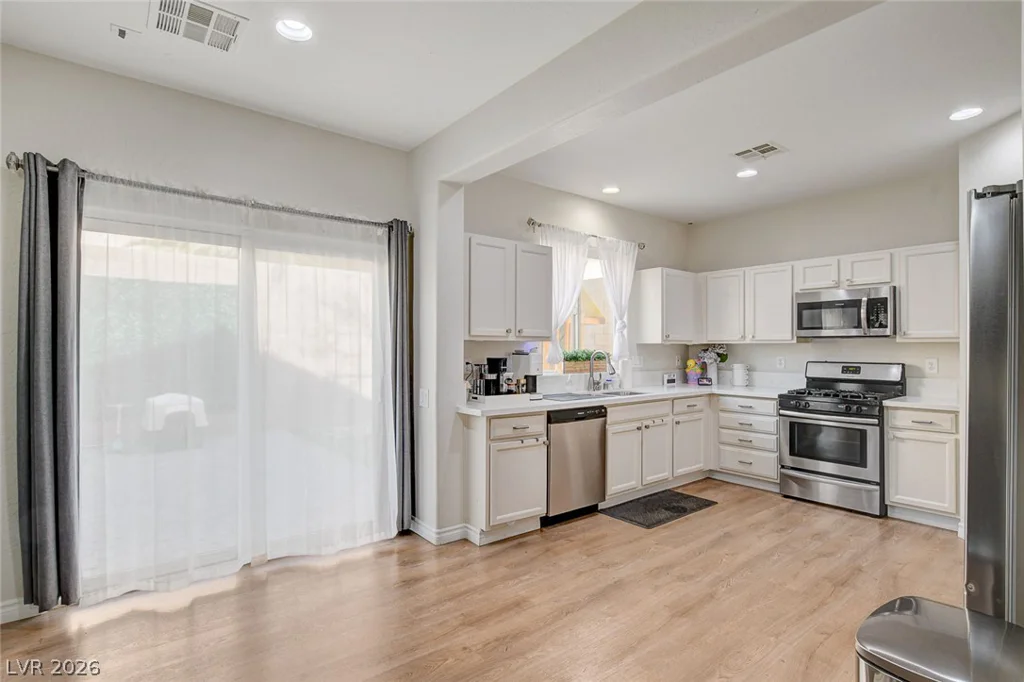 2672 Strichen, Henderson, NV 89044